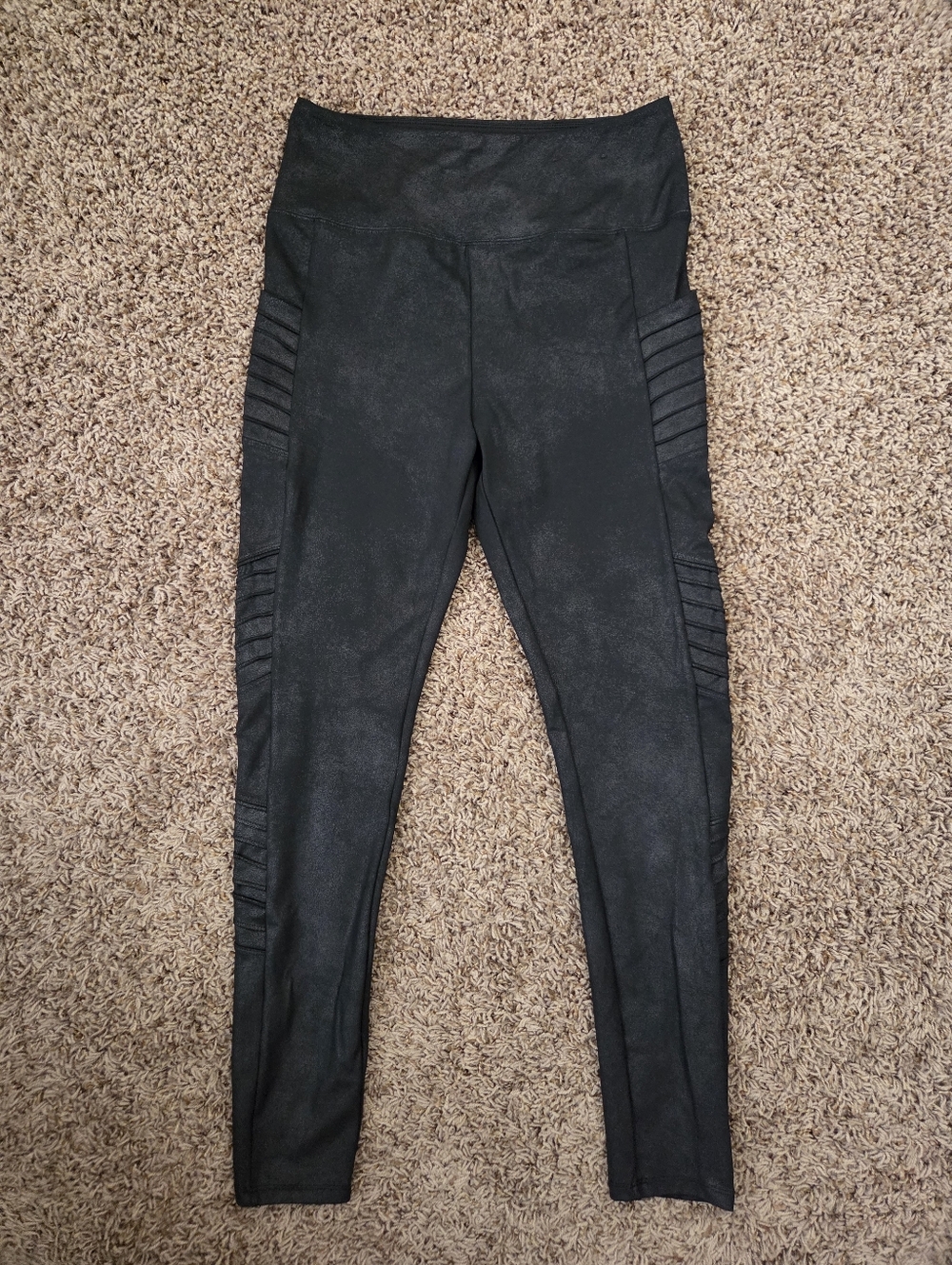 Simply Vera Vera Wang Black Faux-Leather Ribbed Side Leggings